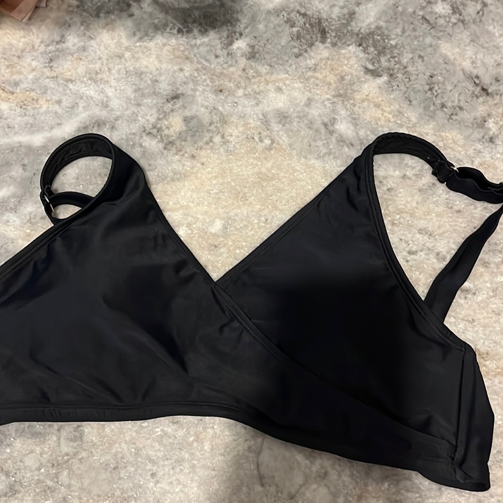 Kindred Bravely Maternity/Nursing Bathing Suit top